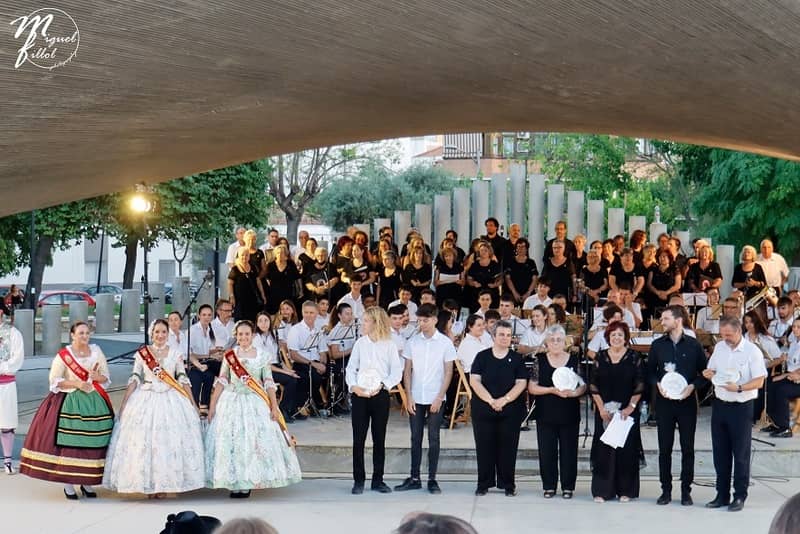 les-fogueres-i-barraques-de-sant-vicent-estrenan-himno-01